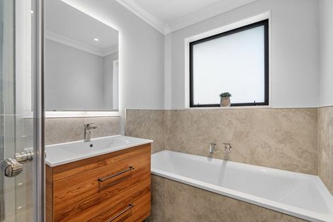 Photo of property in 2/183 Edgecumbe Road, Tauranga South, Tauranga, 3112