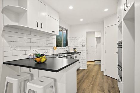 Photo of property in 9 Albemarle Place, Massey, Auckland, 0614