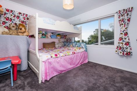 Photo of property in 71 Ravenwood Drive, Forrest Hill, Auckland, 0620