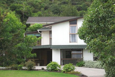 Photo of property in 13 Reynolds Place, Torbay, Auckland, 0630