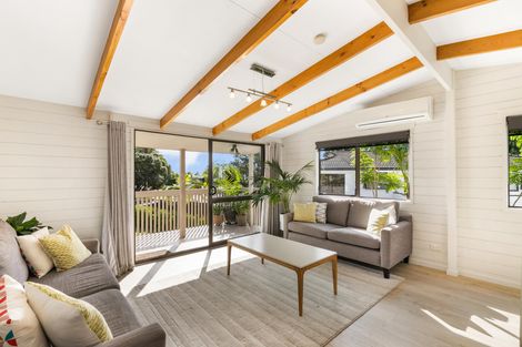 Photo of property in 165 Carnoustie Drive, Wattle Downs, Auckland, 2103