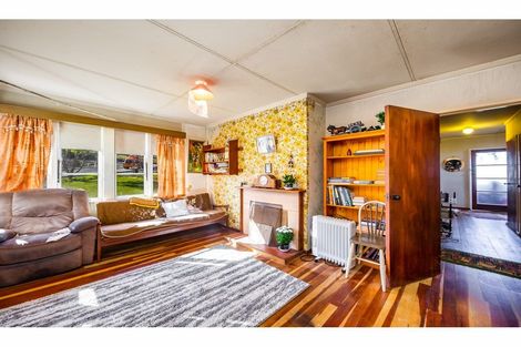 Photo of property in 4 Kallu Crescent, Mount Roskill, Auckland, 1041