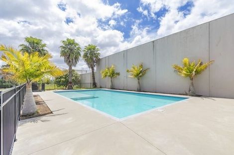 Photo of property in 9a/30 Westward Ho, Glen Eden, Auckland, 0602