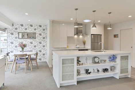 Photo of property in 2/212 Grove Road, Mayfair, Hastings, 4122