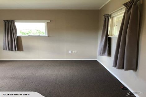 Photo of property in 72 Kent Street, Carterton, 5713