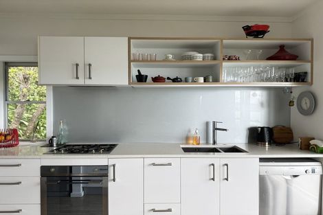 Photo of property in 38 Robieson Street, Roseneath, Wellington, 6011