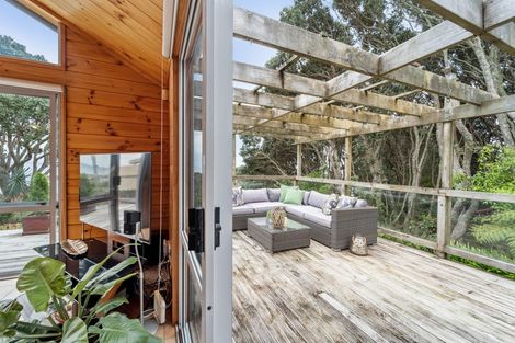 Photo of property in 38 Pacific Parade, Army Bay, Whangaparaoa, 0930