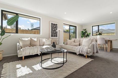 Photo of property in 37 Rhodes Street, Carterton, 5713