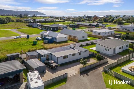 Photo of property in 12 Breaker's Crescent, Waihi Beach, 3611