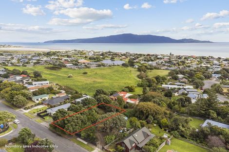 Photo of property in 53 Queens Road, Waikanae Beach, Waikanae, 5036