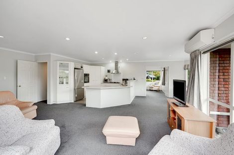 Photo of property in 9 Aloma Way, Glenview, Hamilton, 3206