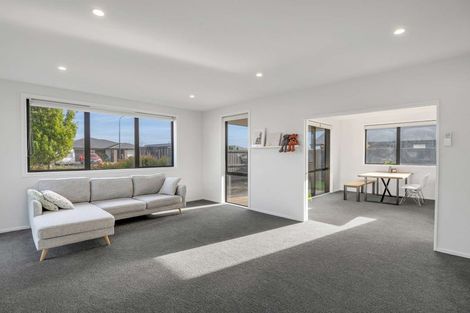 Photo of property in 80 Shillingford Boulevard, Rolleston, 7615