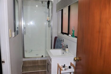 Photo of property in 105 Tidal Road, Mangere, Auckland, 2022