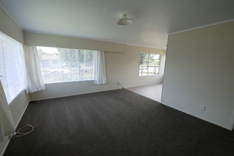 Photo of property in 1/32 Challen Close, Conifer Grove, Takanini, 2112