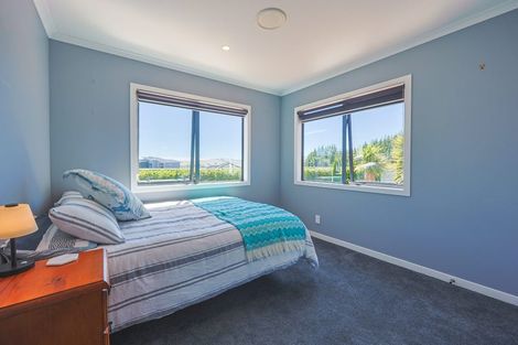 Photo of property in 9 Weatherdeck Close, Whitby, Porirua, 5024