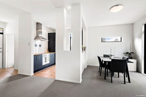 Photo of property in 1/2 Armoy Drive, East Tamaki, Auckland, 2016