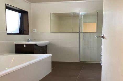 Photo of property in 2c Braemar Road, Castor Bay, Auckland, 0620