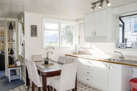 Photo of property in 17 Main Road, Harihari, 7884