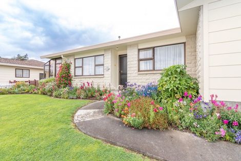 Photo of property in 55b Chatsworth Place, Highbury, Palmerston North, 4412