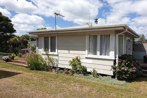 Photo of property in 32 James Mcleod Road, Shelly Beach, Helensville, 0874