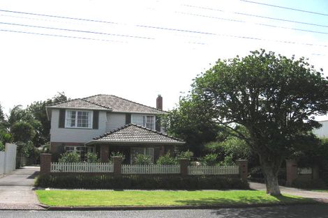 Photo of property in 14 Saltburn Road, Milford, Auckland, 0620