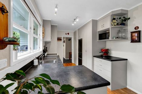 Photo of property in 19 Rossiter Crescent, Lynmouth, New Plymouth, 4310