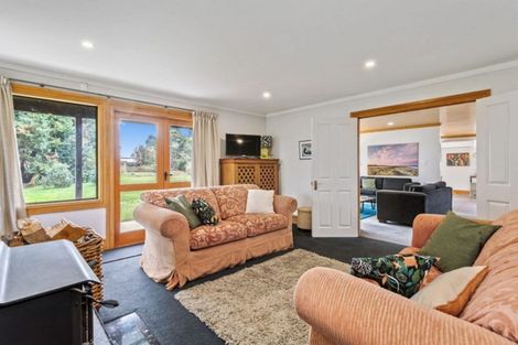 Photo of property in 37 Allin Drive, Waikuku Beach, 7402