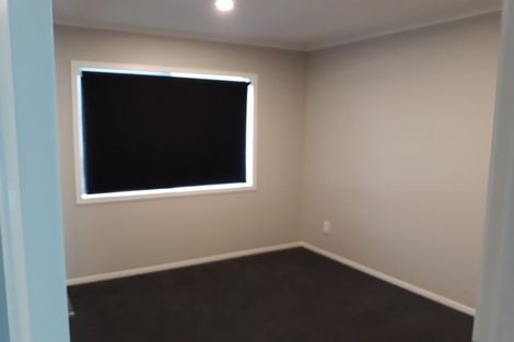 Photo of property in 128 Johnstone Drive, Fitzherbert, Palmerston North, 4410