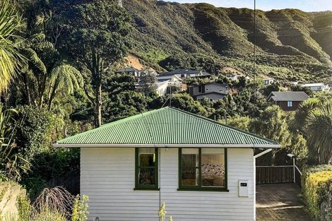 Photo of property in 26 Doris Gordon Crescent, Crofton Downs, Wellington, 6035