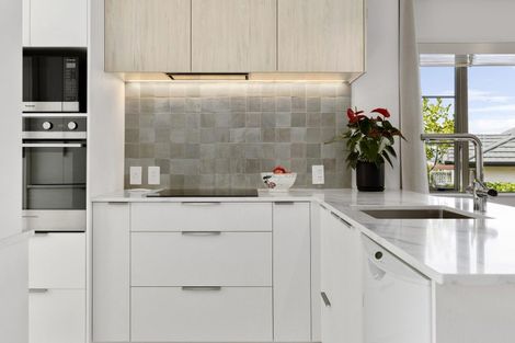 Photo of property in 18 Lakeridge Close, Rangatira Park, Taupo, 3330