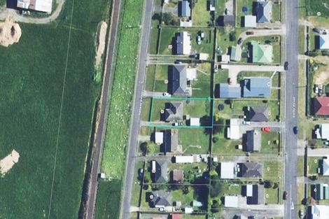 Photo of property in 18 Railway Street, Eltham, 4322