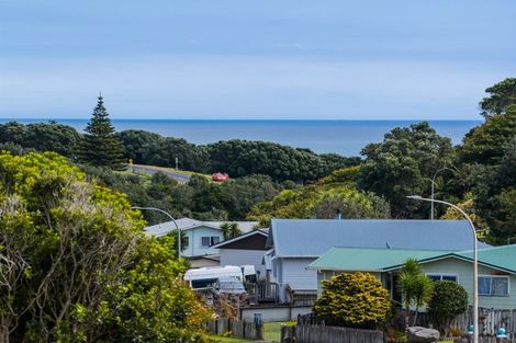 Photo of property in 25 Herekawe Drive, Spotswood, New Plymouth, 4310