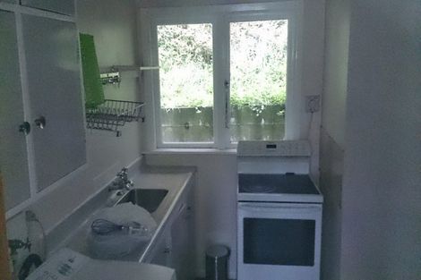 Photo of property in 15 Spenmoor Street, Newlands, Wellington, 6037