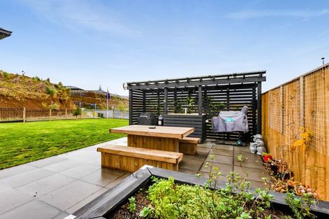 Photo of property in 3 Ruru Lane, Hurworth, New Plymouth, 4310