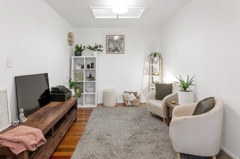 Photo of property in 16 Dinton Street, Russley, Christchurch, 8042