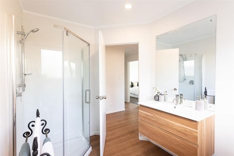 Photo of property in 21 Robinia Place, Snells Beach, 0920