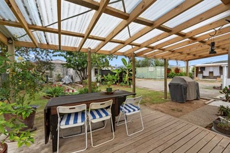 Photo of property in 42a Winchester Street, Levin, 5510