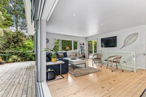 Photo of property in 8 Grand View Road, Leigh, 0985