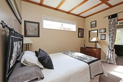 Photo of property in 10 Harvey Road, Bluff Hill, Napier, 4110