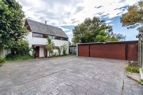 Photo of property in 102 Beachville Road, Redcliffs, Christchurch, 8081