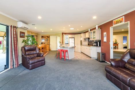 Photo of property in 54 Roberts Line, Kelvin Grove, Palmerston North, 4414