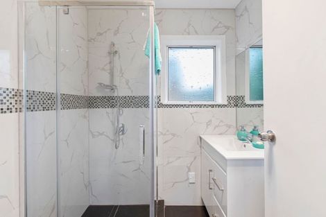 Photo of property in 65 Larnoch Road, Henderson, Auckland, 0610