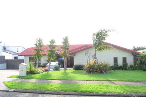 Photo of property in 28 Falstaff Place, Half Moon Bay, Auckland, 2012