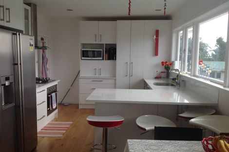 Photo of property in 9 Sylvan Crescent, Te Atatu South, Auckland, 0610