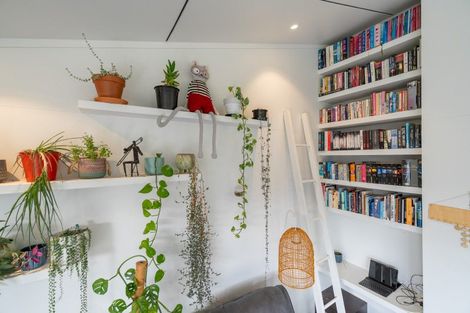 Photo of property in 27 Tawera Place, Te Anau, 9679