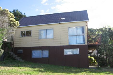 Photo of property in 104 Allington Road, Karori, Wellington, 6012
