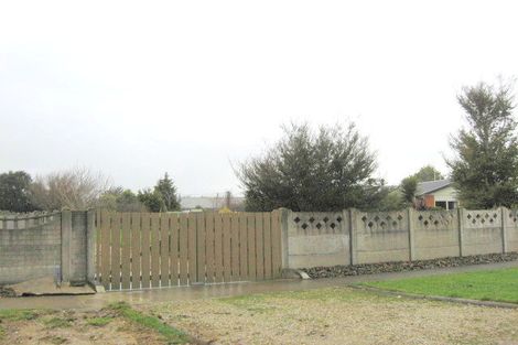 Photo of property in 51 Hunter Street, Edendale, 9825