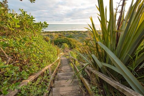 Photo of property in 19 Waitote Street, Castlecliff, Whanganui, 4501