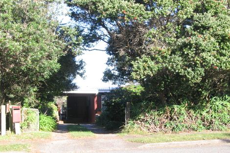 Photo of property in 24 Konini Crescent, Waikanae Beach, Waikanae, 5036