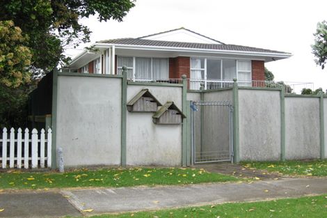 Photo of property in 86 Kiwi Esplanade, Mangere Bridge, Auckland, 2022